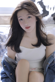 让别人往我小内内里倒红酒